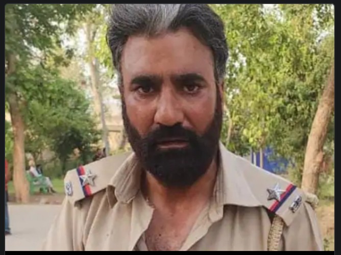 Attack on ASI who went to call the accused, admitted to hospital